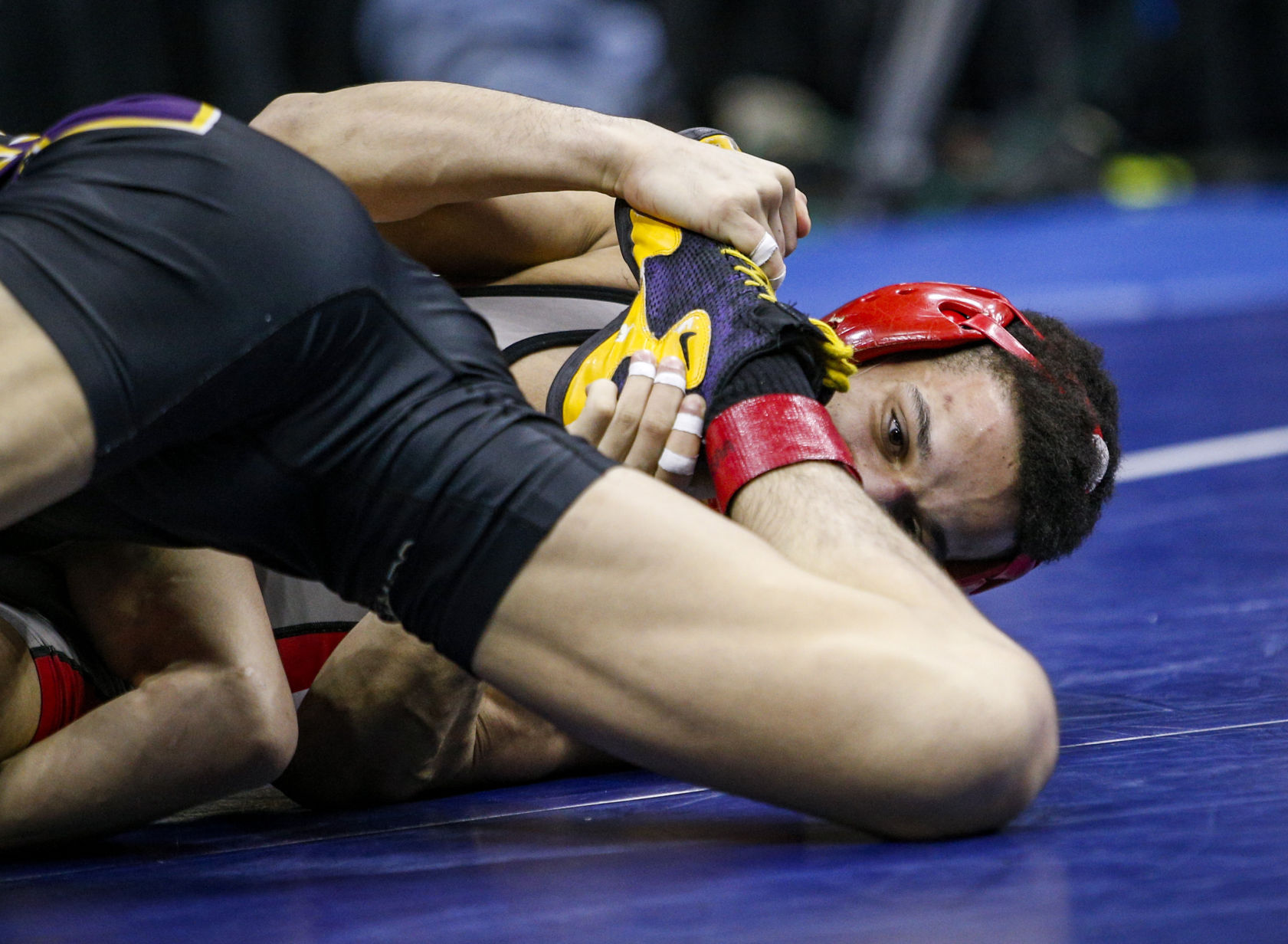 021817-WRESTLING-FINALS-005.jpg